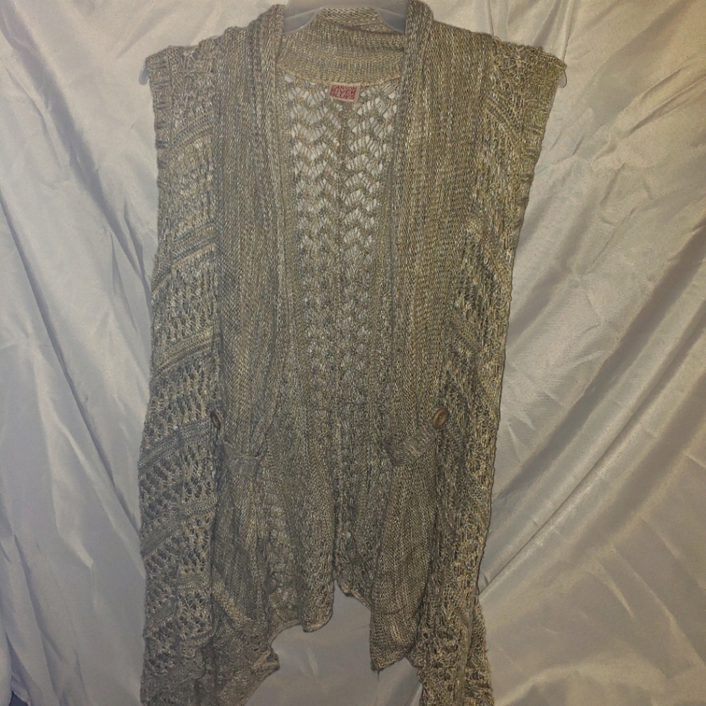 Sleeveless Sweater  L  Canyon River Blues